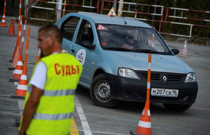 В Министерстве внутренних дел высказали идею позволить водить автомобиль с 17 лет